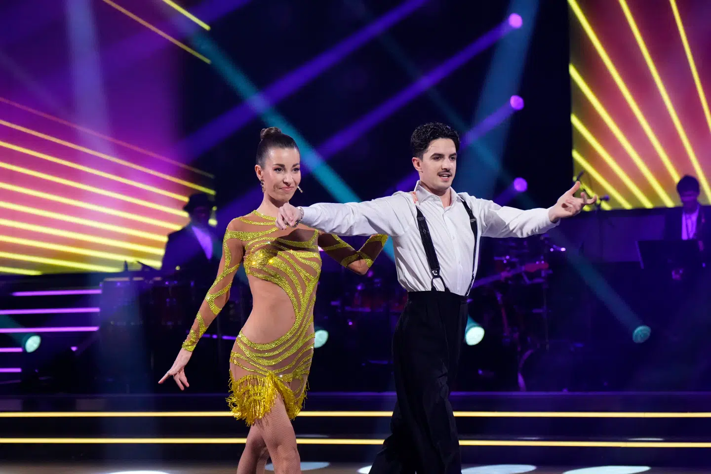 Julie Rudbæk og Eugen Miu skulle øve en cha cha cha på bare fem minutter.