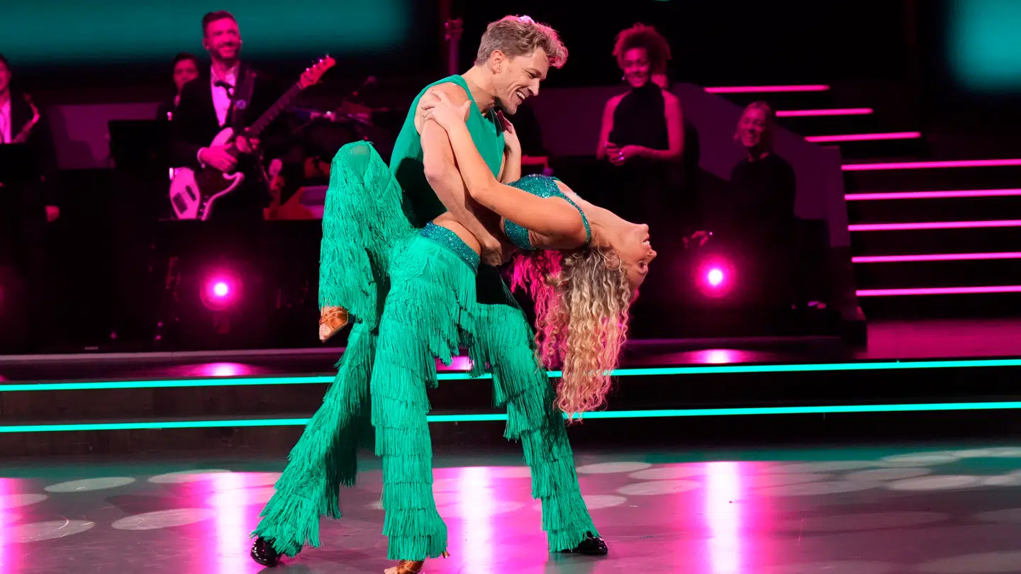 Michael Olesen og Jasmin Lind dansede en samba i ugens overraskende lynrunde.