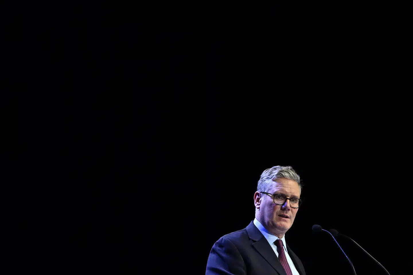 Storbritanniens premierminister, Keir Starmer, siger, at der under G20-topmøde vil være drøftelser om forslag til fredsplan for Ukraine. Trump deltager ikke i topmødet.