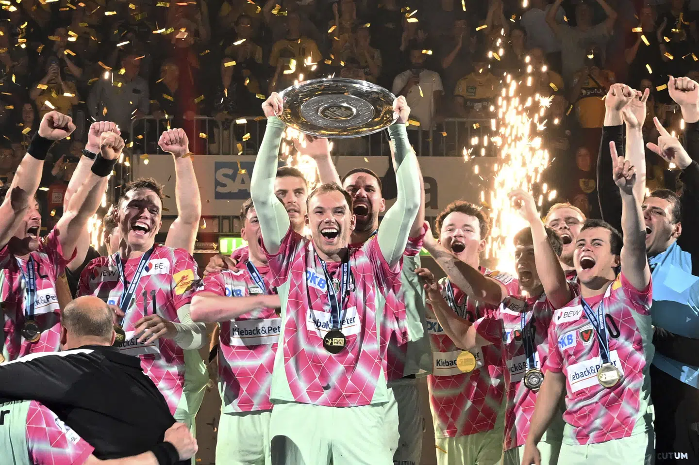 Mathias Gidsel løftede i sommer sit første mesterskabstrofæ som spiller i Füchse Berlin.