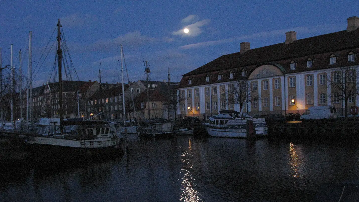 Hovedstadens Beredskab advarer nu om at passe på vandkanten til julefrokoster.