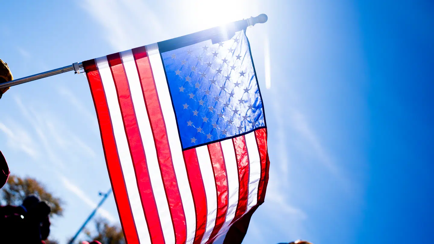 En overvågningsvideo efter et indbrud afslørede mere end tyvene måske ønskede.