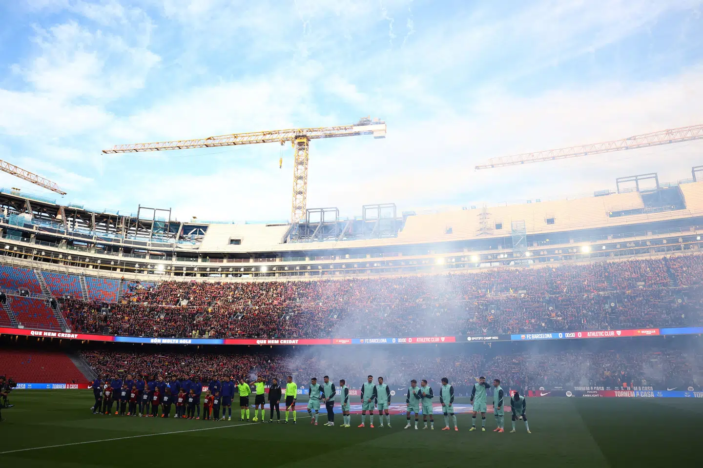 45.000 var på lægterne til genåbningen af Camp Nou. Når renoveringen er færdig, vil der være plads til 105.000 mennesker på den nye hjemmebane.