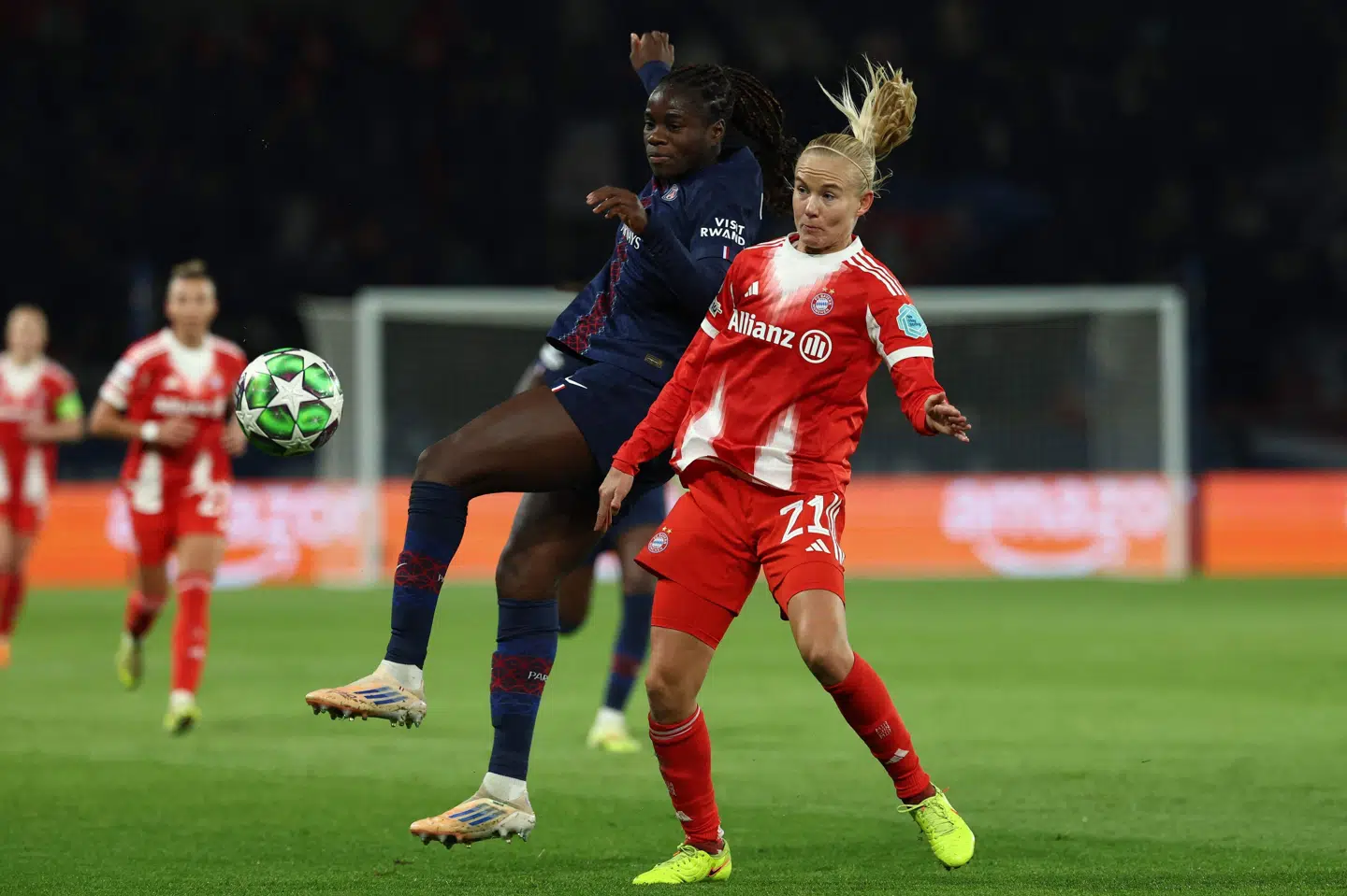 Angriberen Pernille Harder har brækket tåen og går glip af landskampen mod Norge. (Arkivfoto).