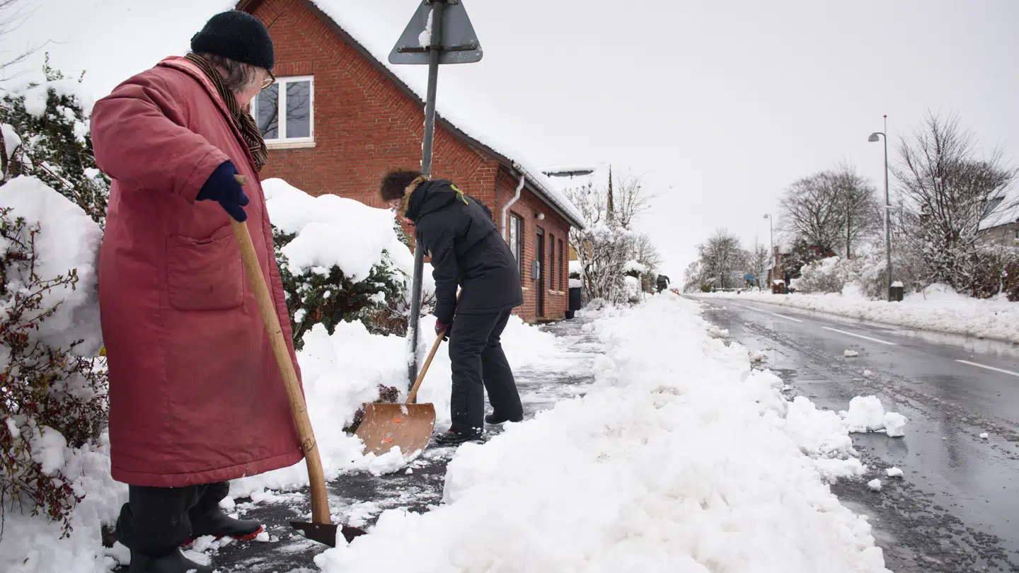 I sådan et tilfælde her er det en god idé at få ryddet sit fortov.