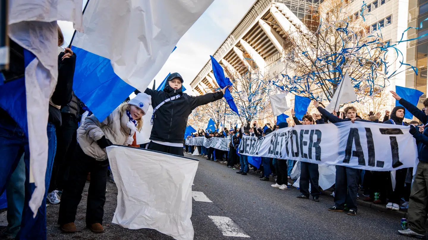 Det var vanvittige scener i hovedstaden, da FCK tog imod Brøndby.