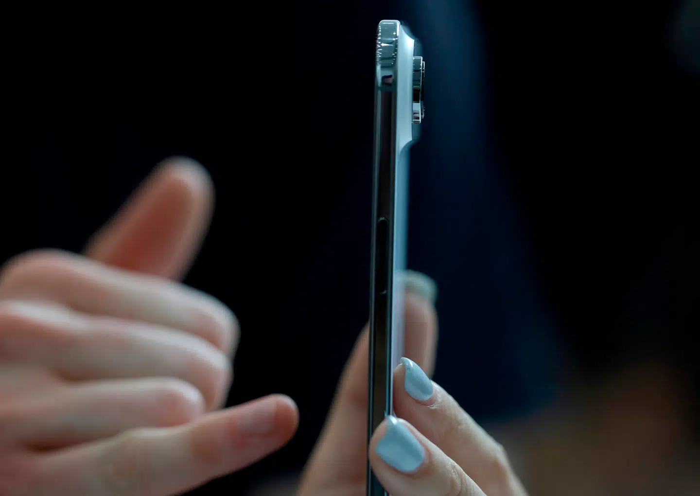 iPhone Air er Apples hidtil tyndeste telefon, men lider under, at der ikke er plads til blandt andet flere kamerafunktioner og et kraftigt batteri.