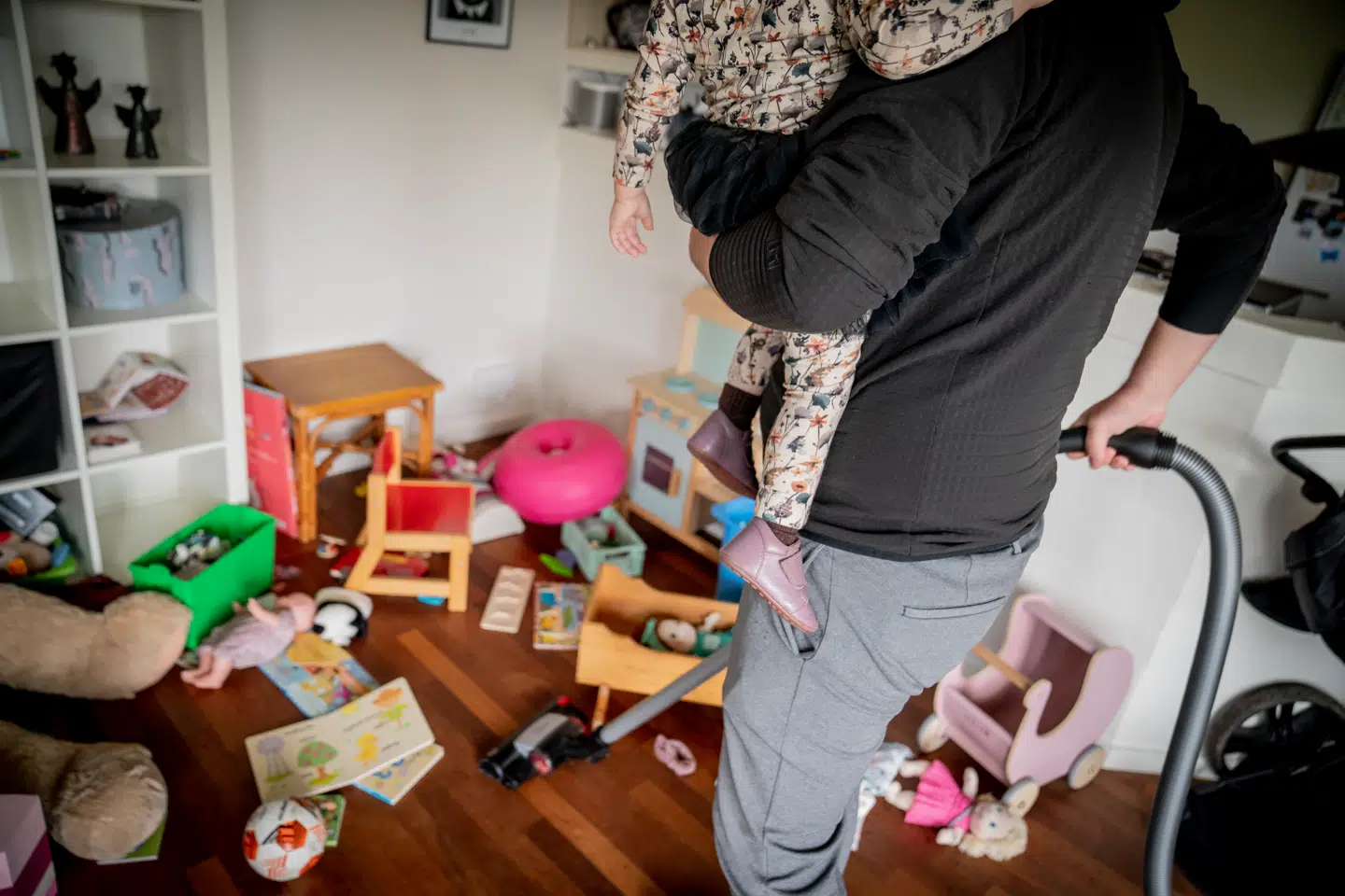 Jens Vejmand vil redde hverdagen. Denne form for tilværelse er i dag næsten usynlig - ikke fordi den er sjælden, men fordi den ikke råber, skriver Mike Bruun-Lander. Arkivfoto: Mads Claus Rasmussen/Ritzau Scanpix.