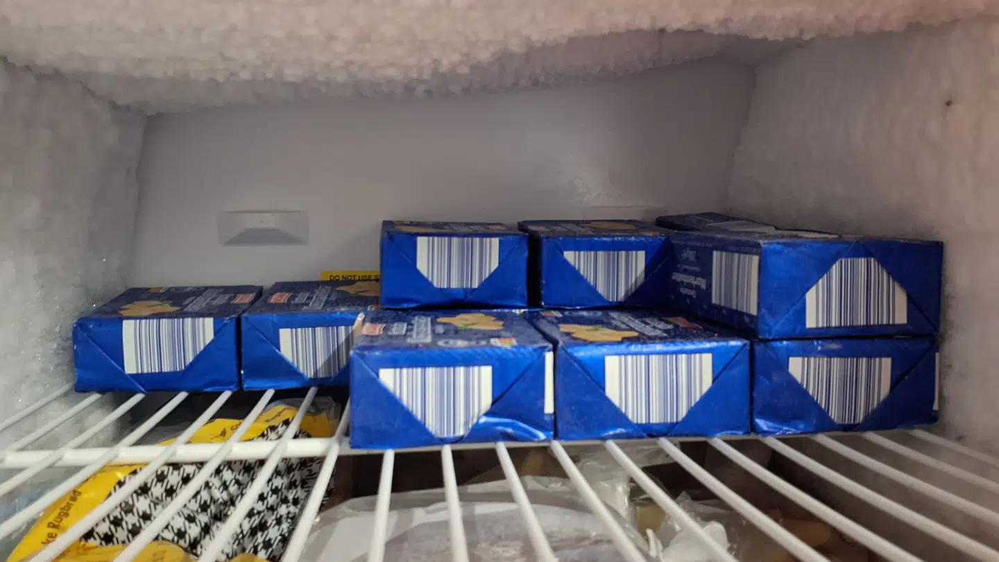 Der er i øjeblikket lavvande i Hans Schous smørlager. Derfor går turen snart til Tyskland igen.