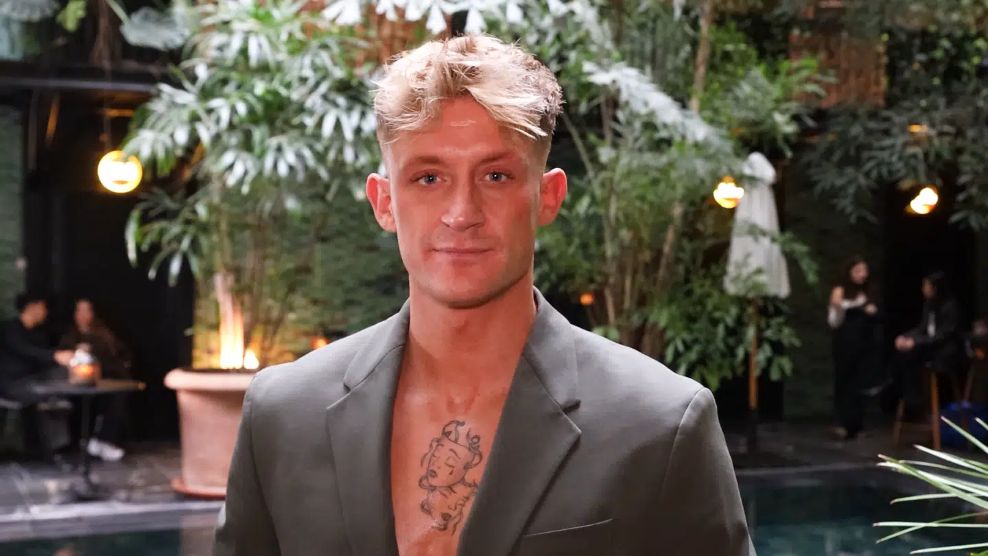 Kevin 'Bro' Andreasen er blandt de otte kendte deltagere i Prime Videoformatet 'Villa of broken hearts', hvor de – sammen med love coachen Dildo-Jill og værten Katherine Diez – skulle arbejde med dem selv og deres usunde kærlighedsmønstre. Foto: Maja Frederikke Karen Østergaard.