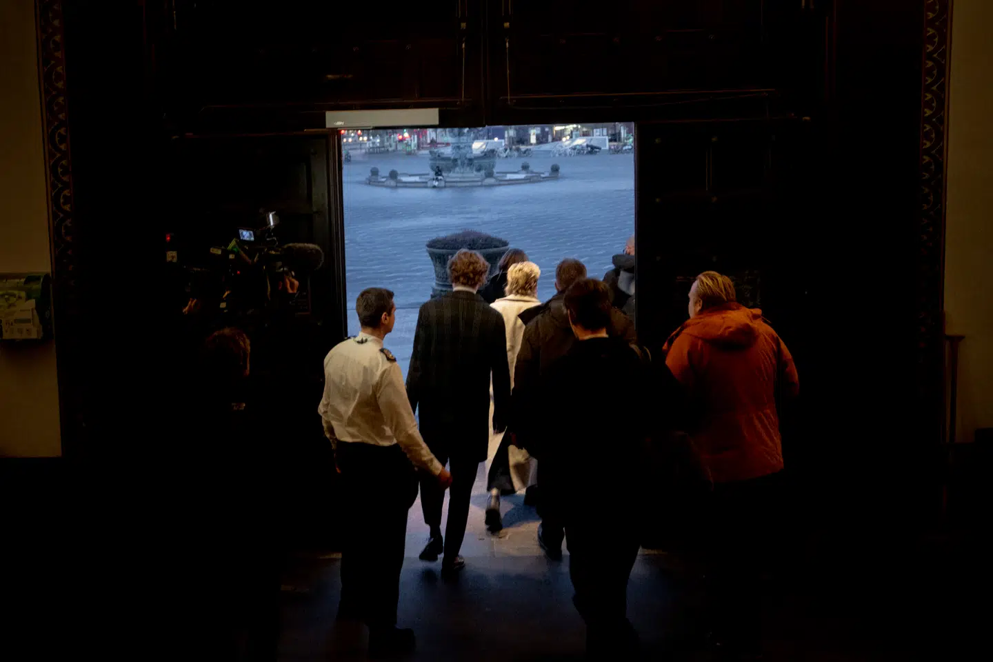 Socialdemokratiets Pernille Rosenkrantz-Theil forlader Københavns Rådhus morgenen efter kommunalvalget.