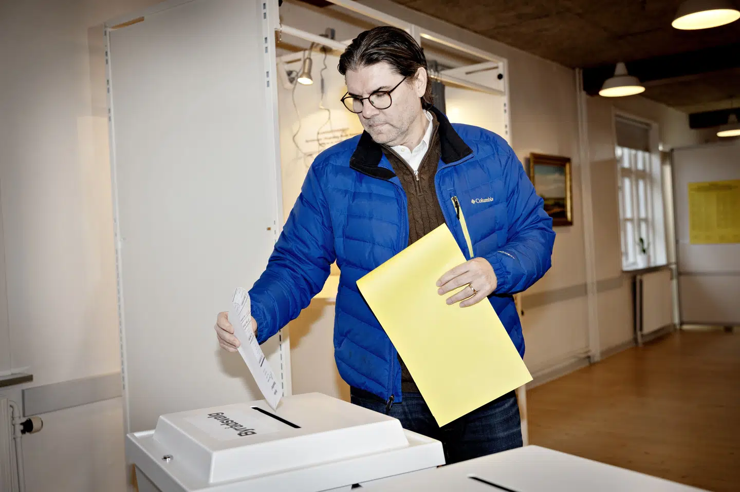 Danmarksdemokraternes Mads Fuglede troede, at han skulle blive sit partis første borgmester. Men efter at SF og De Konservative trak støtten, er flertallet lige nu hos De Konservatives Lennart Qvist. (Arkivfoto).