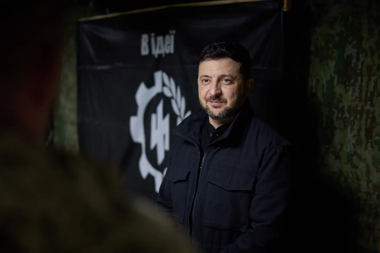 Ukraines præsident, Volodymyr Zelenskyj, bekræfter, at der i weekenden er blevet forhandlet en ny ramme for fred på plads. En plan, som indeholder færre punkter end det første udkast fra amerikansk side. Den reviderede fredsramme indeholder flere af de rette tiltag, men de mest ømtålelige spørgsmål skal fortsat diskuteres med den amerikanske præsident, siger Zelenskyj. (Arkivfoto).