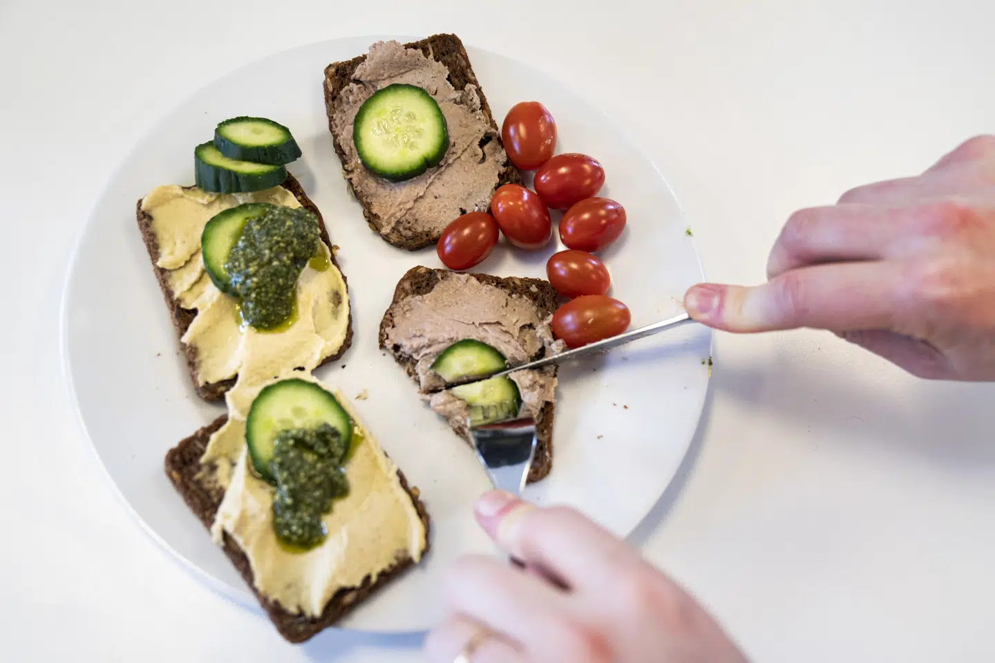 Syv procent af danskerne i undersøgelse af madkulturen får rugbrødsmadder til aftensmad på en typisk aften. Madderne topper dermed listen over den mest populære spise til aftensmad. (Arkivfoto).