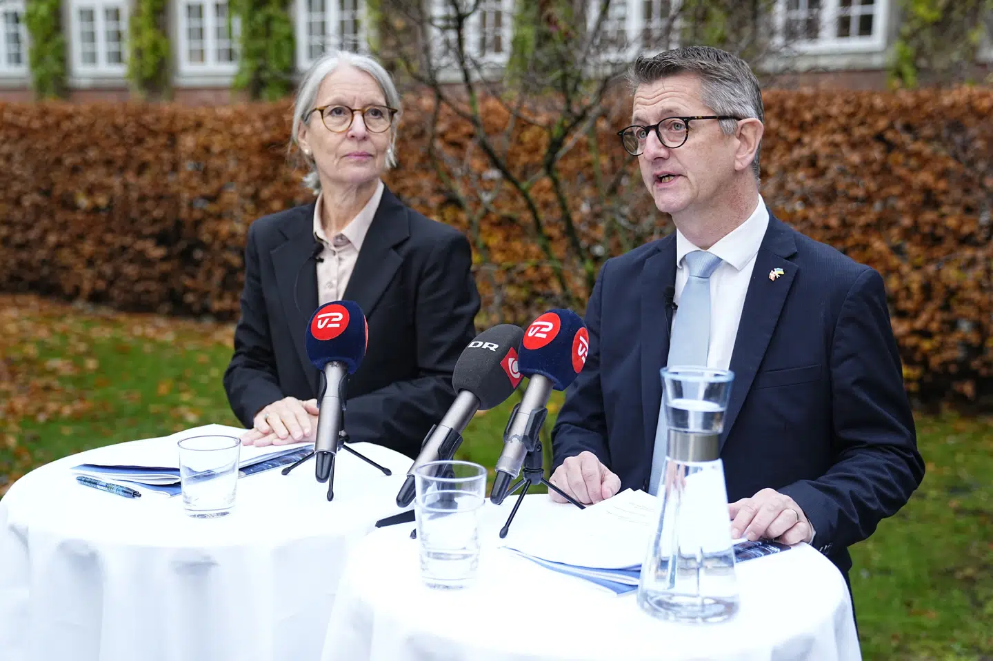 Laila Reenberg, direktør for Styrelsen for Samfundssikkerhed, og minister for samfundssikkerhed og beredskab Torsten Schack Pedersen (V) præsenterer den nye trusselsvurdering fra cyberangreb mod Danmark.