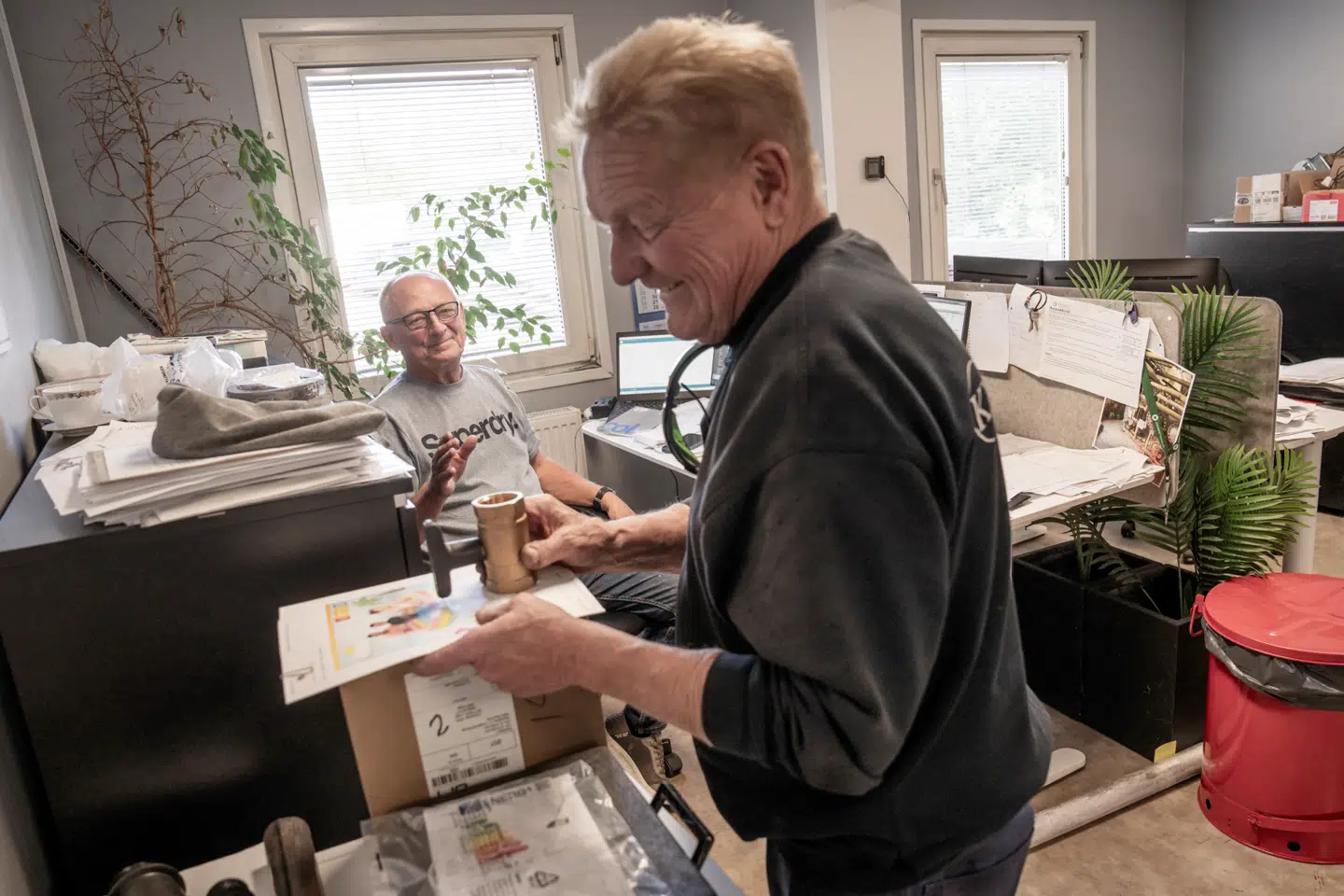 Der er blevet flere ældre, og det har ændret hele arbejdsmarkedet, fremhæver økonomer. Industrien er en af de brancher, der for alvor kan mærke de nye tider. Her er det fra Beholderfabrik & Miljøteknik A/S ved Køge. Billedet er taget i juni i år.