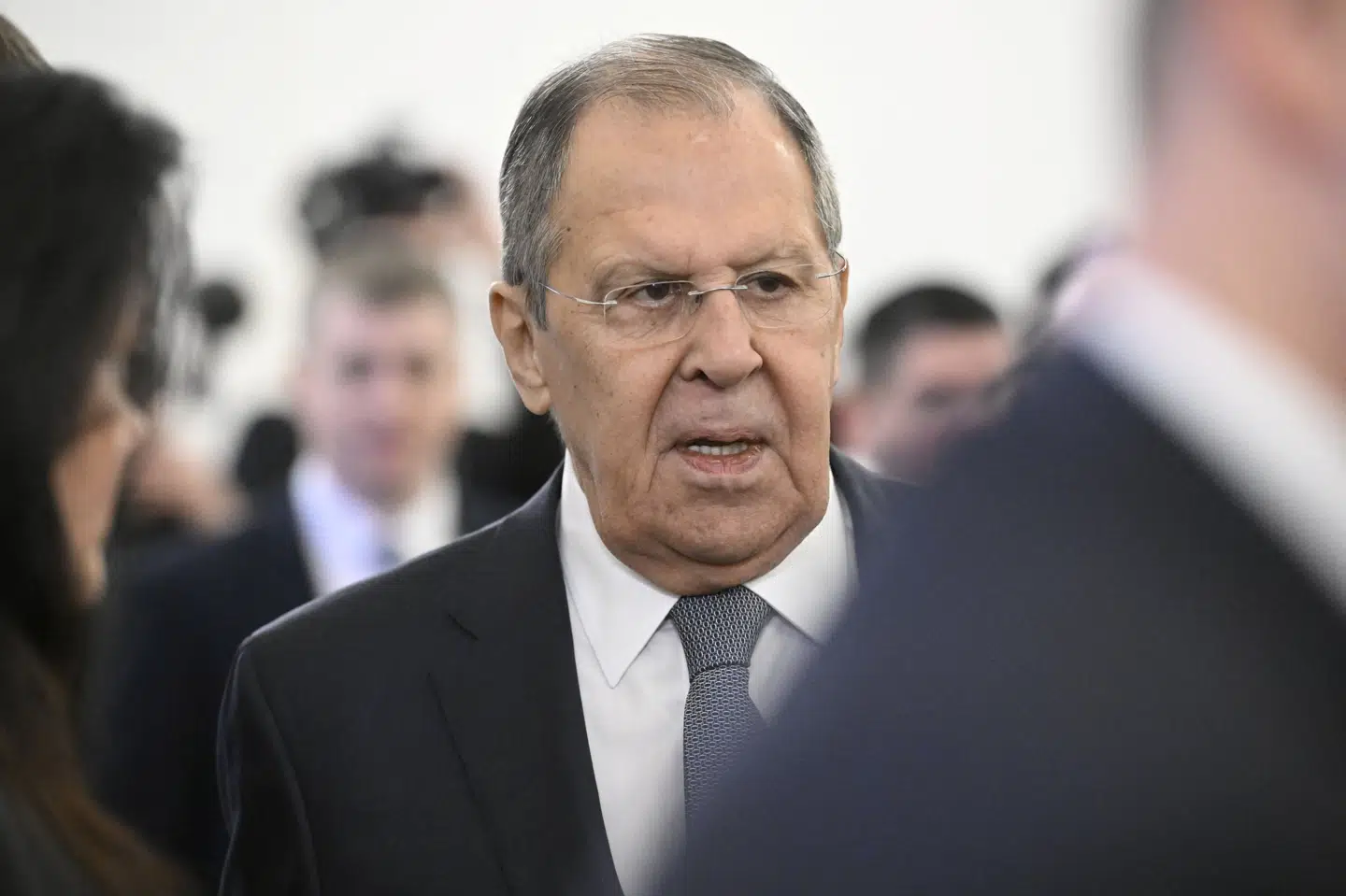 Sergej Lavrov mødes med belarusisk udenrigsminister i Moskva, hvor han tirsdag har holdt pressemøde og udtalt sig om fredsplan.
