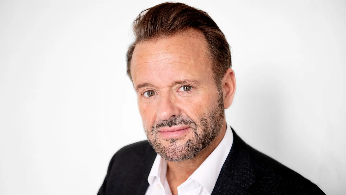 Dennis Knudsen er tiltalt for at bestikke en tilsynsførende til en teoriprøve i marts 2025.