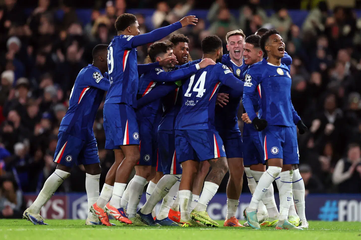 De unge kræfter i Chelseas offensiv nød godt af overtallet og sikrede London-klubben en komfortabel sejr over Barcelona.