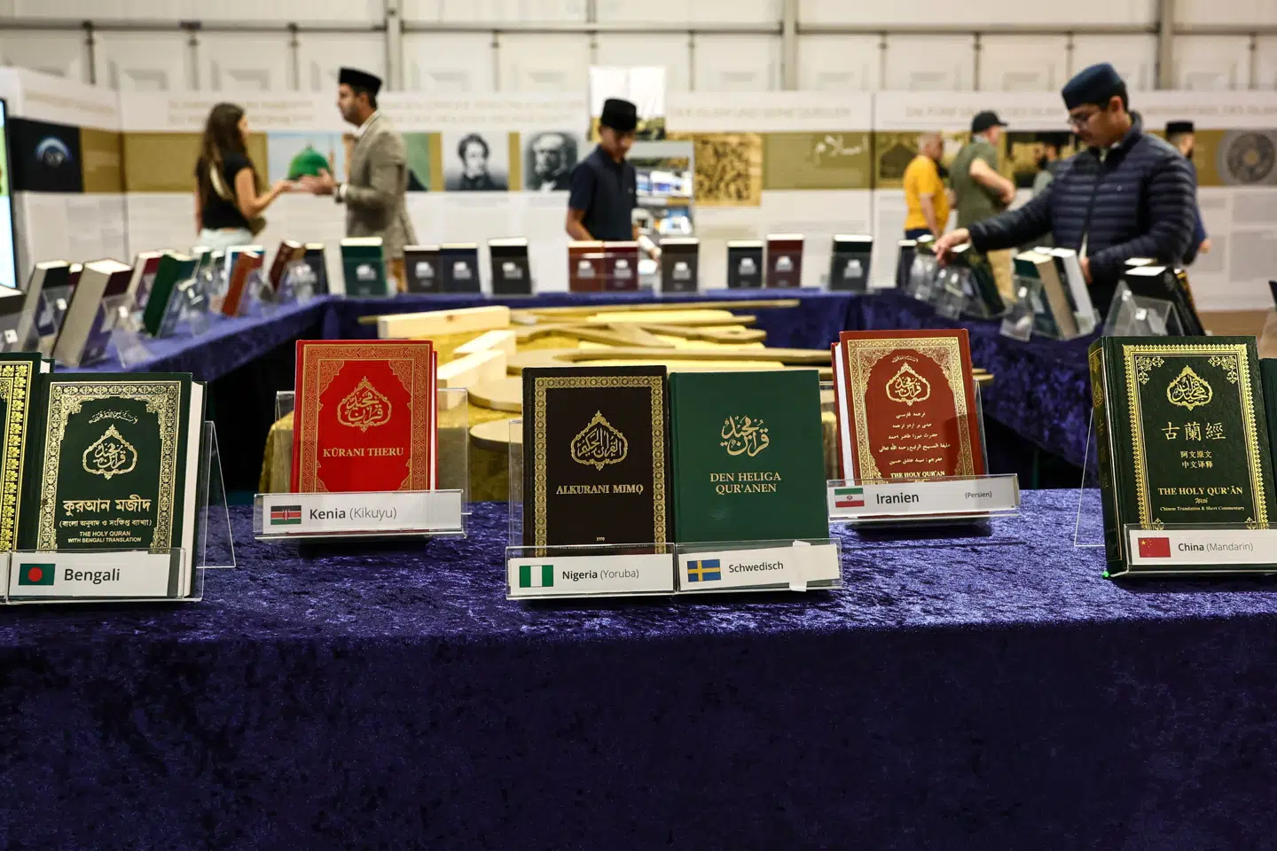 »Koranen skelner altså imellem dem, der tror på Gud og handler ret – og dem der ikke tror på Gud og som handler uret,« skriver forfatter Aminah Tønnsen i denne kronik.