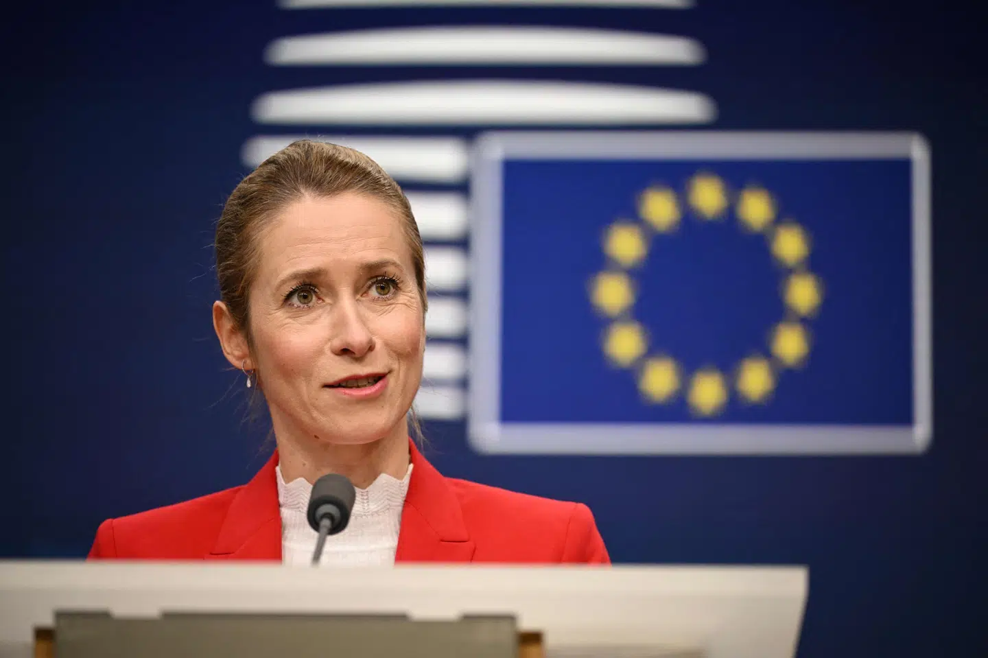 - Hvis vi vil undgå, at krigen fortsætter, så bør vi begrænse Ruslands hær og deres militærbudget, lyder det fra EU's udenrigschef, Kaja Kallas, på et pressemøde i Bruxelles onsdag den 26. november.