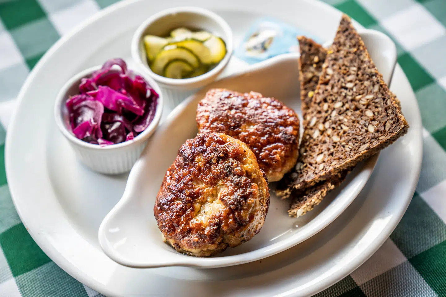 Hjemmelavet: Frøken Jensens kogebog er tilbage - nu i sin originale udgave.