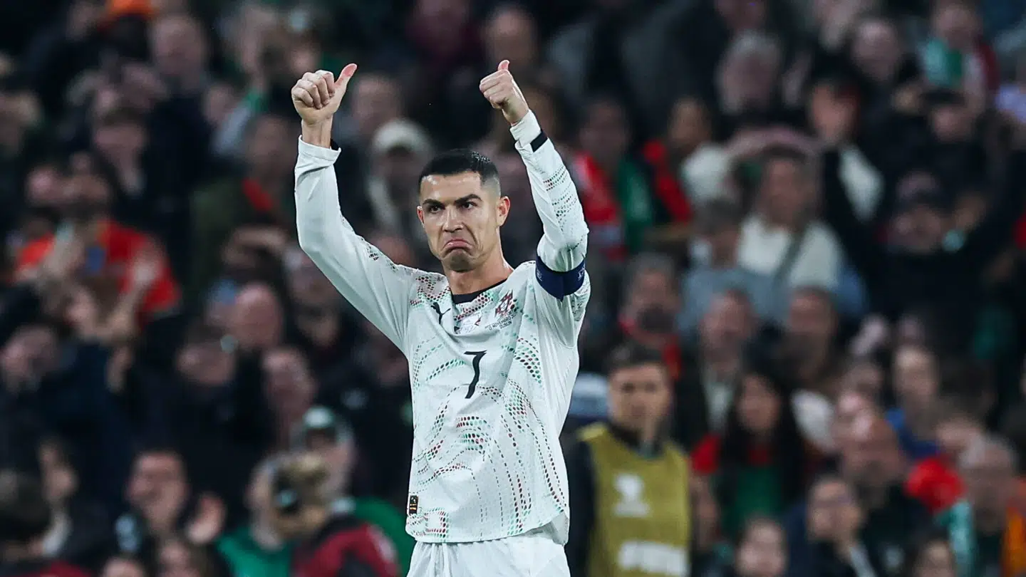 Cristiano Ronaldos albue i siden på en irsk modstander koster kun en enkelt spilledags karantæne, har FIFA besluttet.