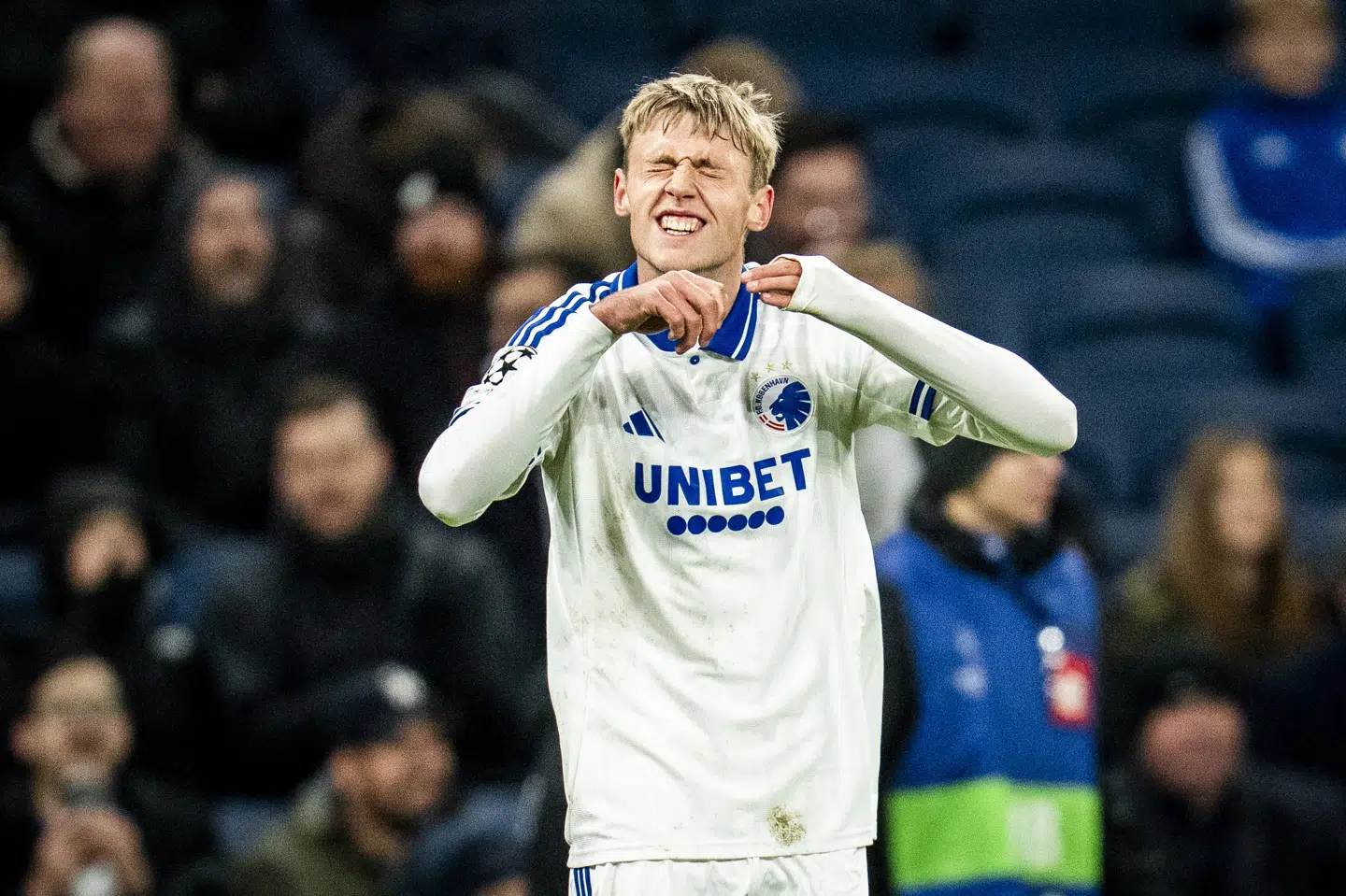 Viktor Dadason scorede FC Københavns første mål i 3-2-sejren mod Kairat Almaty og skrev sig ind i historiebøgerne som den yngste med mål i to Champions League-kampe.