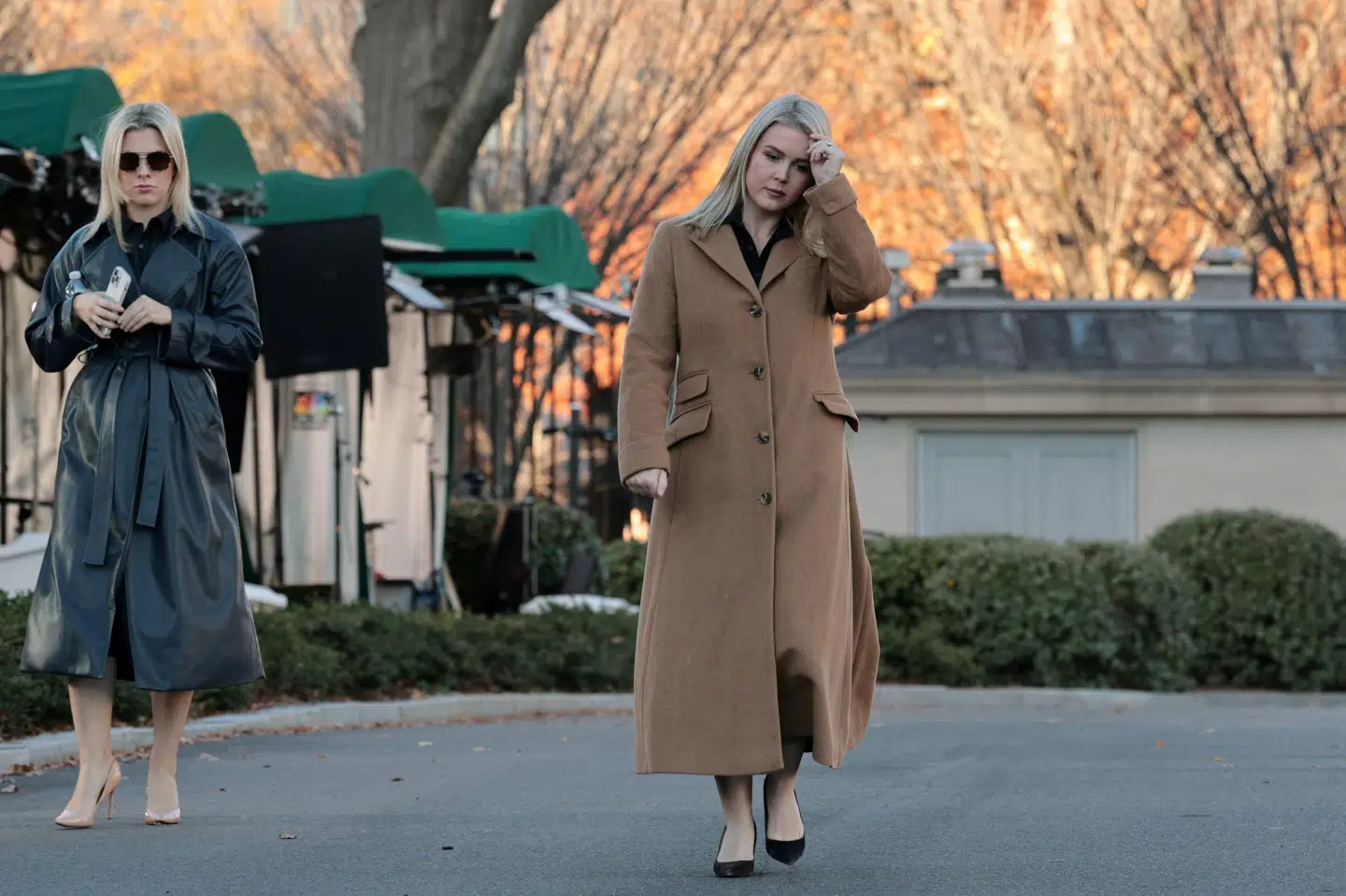 En kvinde, som er mor til nevø til Karoline Leavitt, som er pressetalsperson for Det Hvide Hus, er tilbageholdt af ICE. Billedet er fra tidligere på ugen, hvor Leavitt talte til fremmødte journalister. (Arkivfoto).