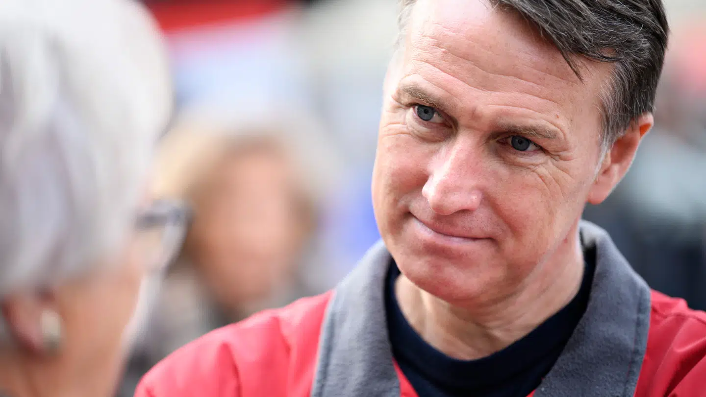 Den væltede S-borgmester Carsten Rasmussen langer ud efter sit parti.