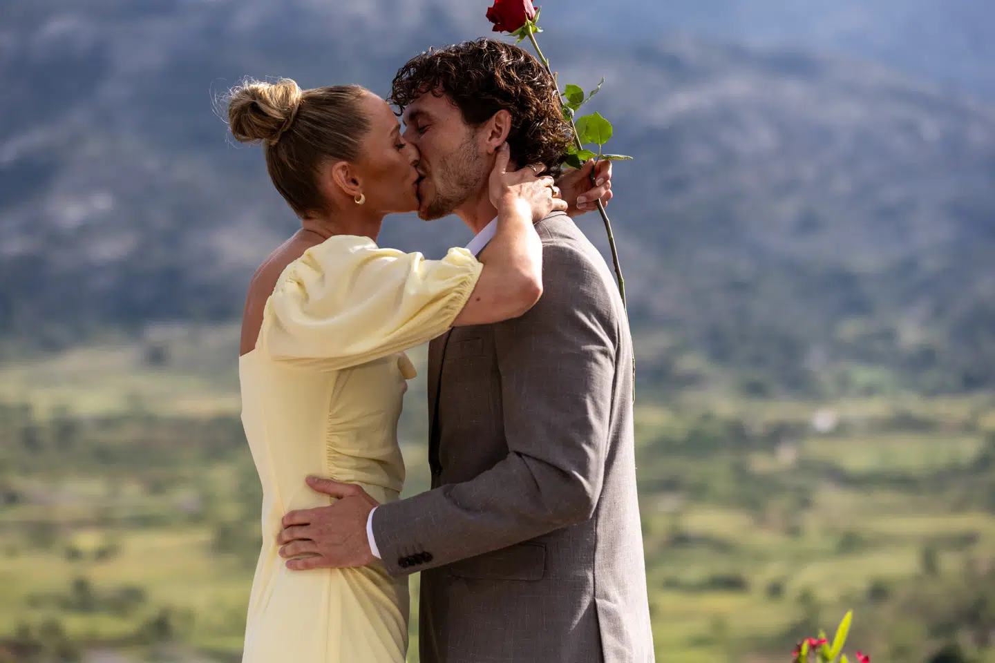 Silje Brøns Petersen får Nicklas' sidste rose.