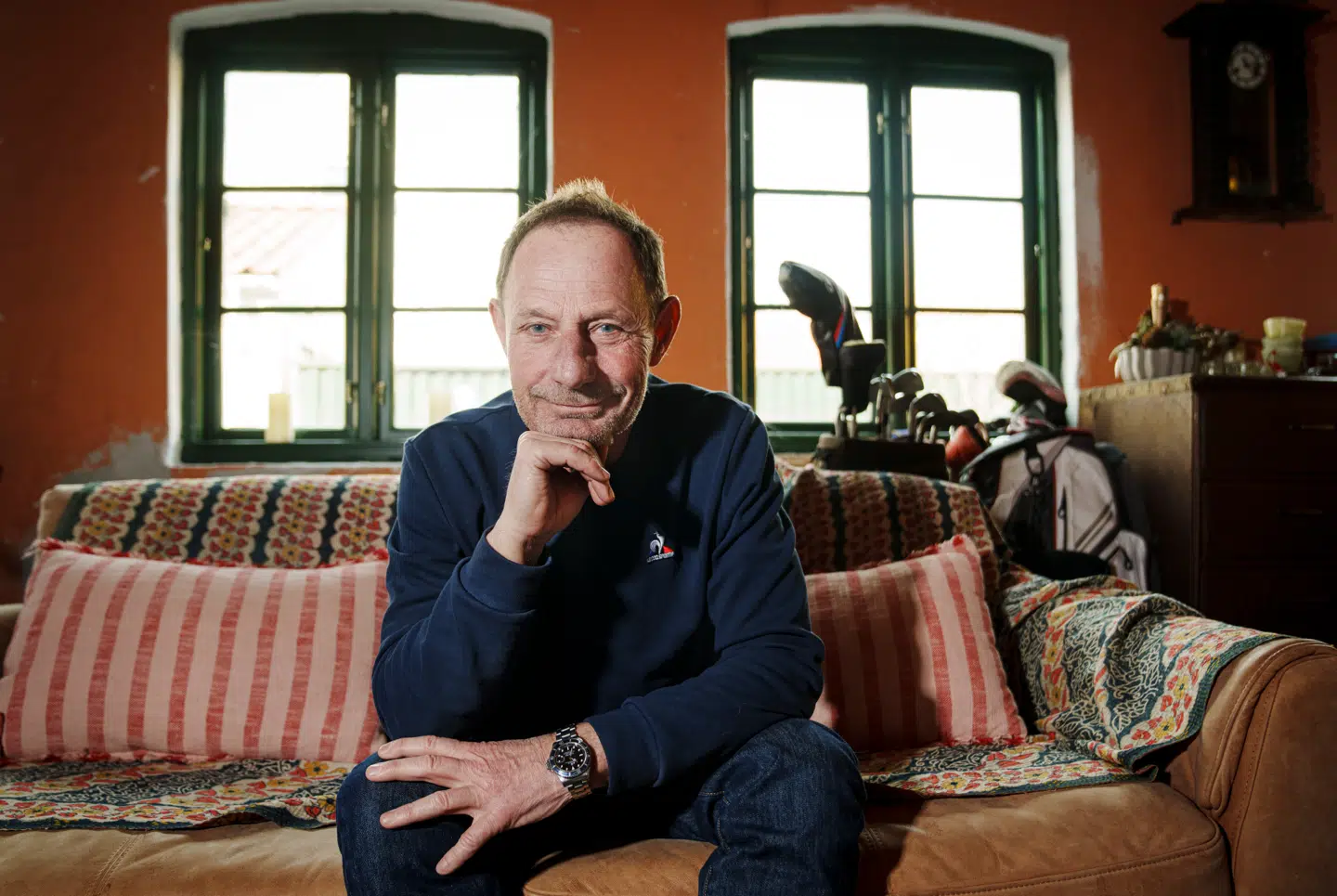 Mange danskere køber efterhånden julegaver på nettet, men det gider Jan Linnebjerg ikke mere, fortæller han.