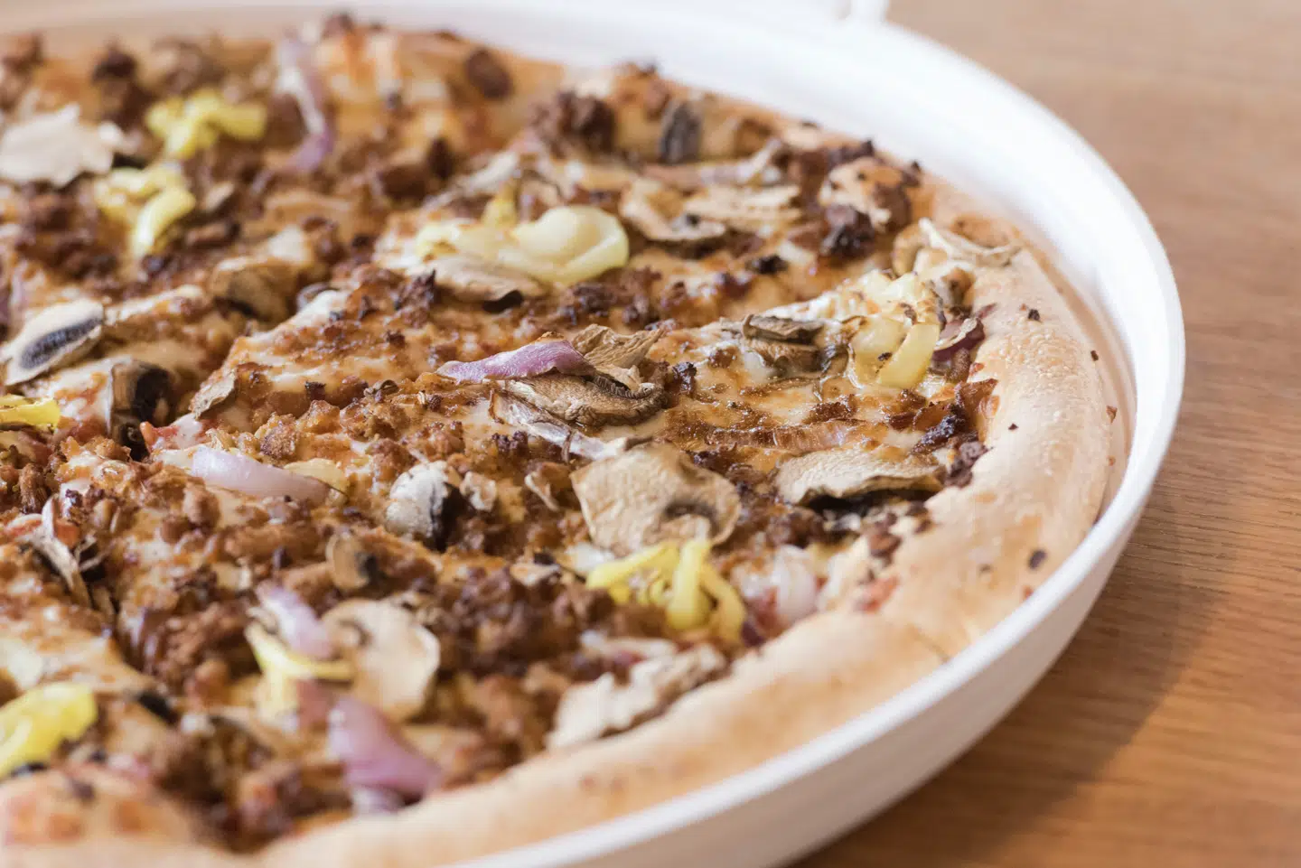 Denne Pizza Hut-pizza med plantebaseret kød hedder »Incogmeato«, men om man kan lave en direkte kobling mellem dét og konkursen i Danmark vides ikke.