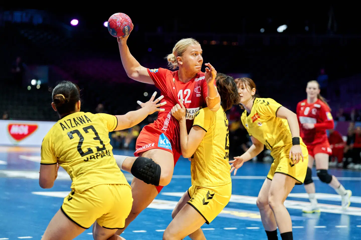 Michala Møller er afklaret med, at der er meget tomt på tribunerne, og hun ser det som en god mulighed for selv at skabe energi.