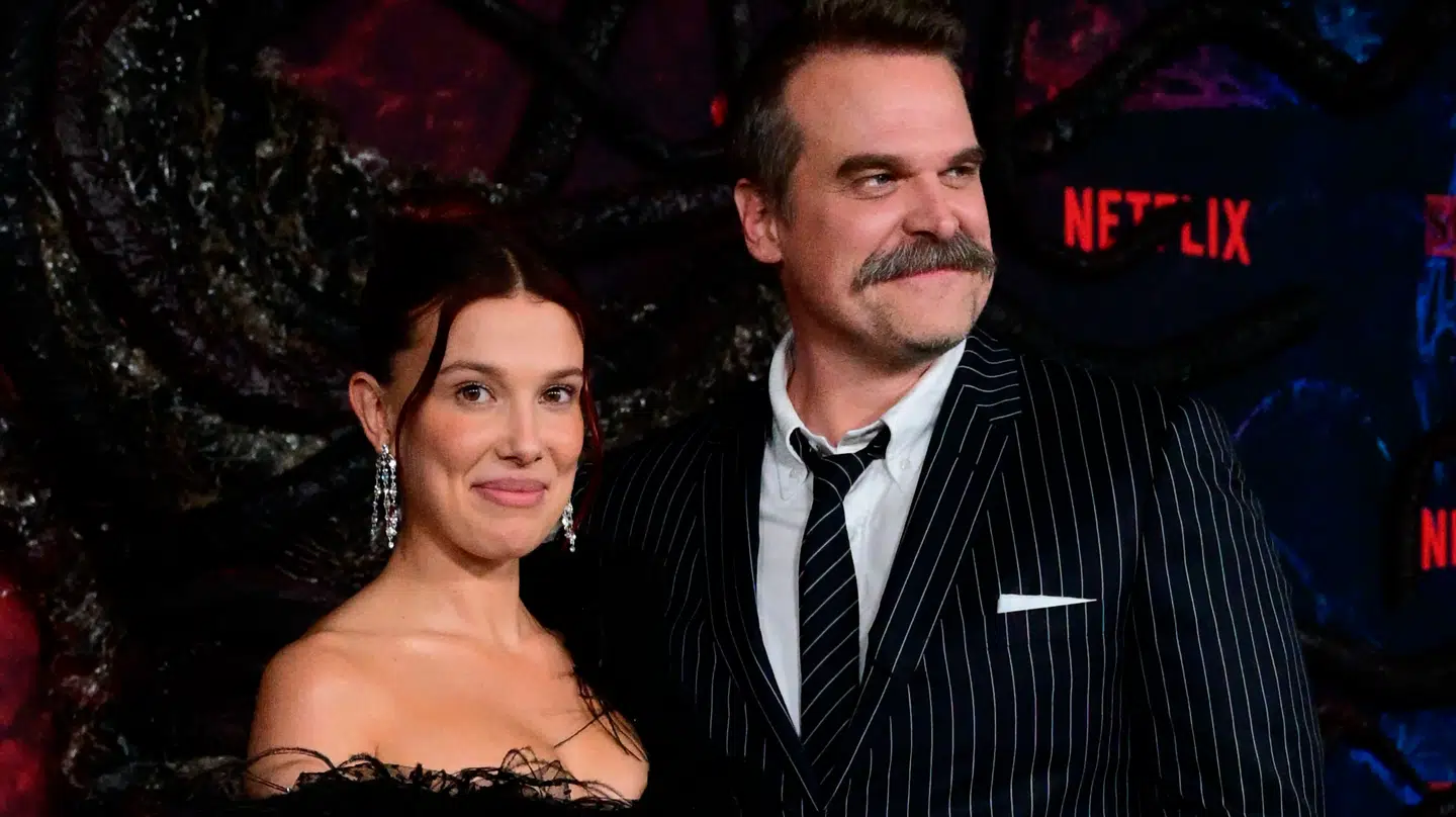 Britiske Bobby Brown og amerikanske Harbour til premieren på 'Stranger Things' sidste sæson.