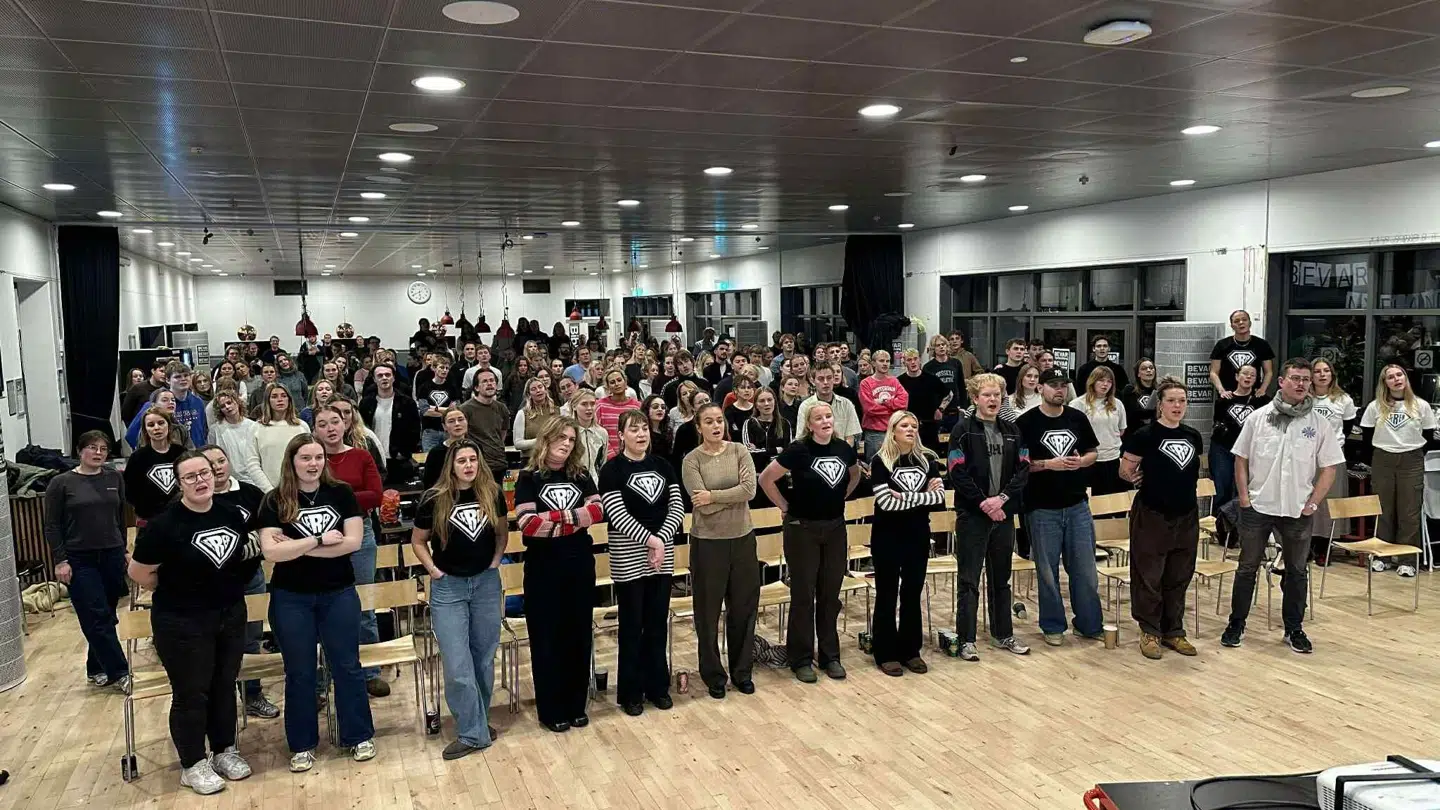 Billeder fra Campus på Nyelandsvej under krisemøde torsdag aften. Ved netop dette møde blev det besluttet via en afstemning, at de studerende skulle besætte skolen.