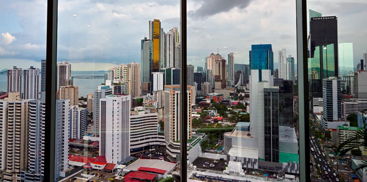 Fra Panamas skyskrabere til danske avisforsider – en B-film-agtig fortælling om stjålne dokumenter, droppede sager og pludselige millionbetalinger. Men her er ingen fiktion: Konsekvenserne handler om retssikkerhed og lighed for loven.