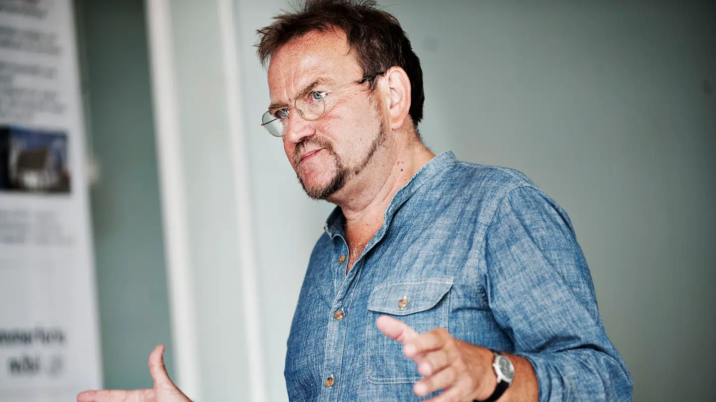 Forfatter Lars Olsen vil huske Mette Frederiksen på en historisk lektie.