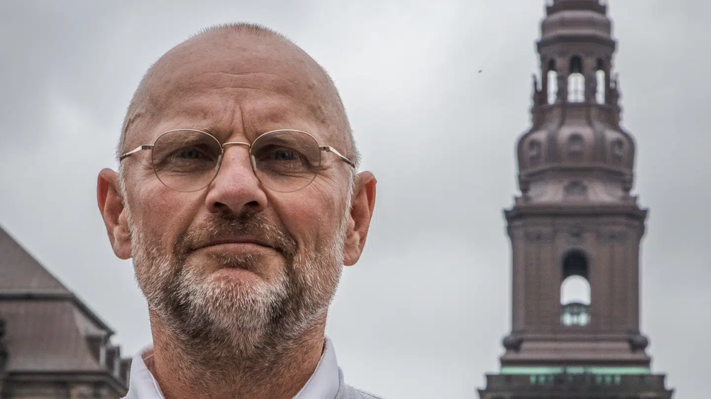 Henrik Qvortrup mener, det er fornuftigt, at statsministeren nu undskylder, men at forklaringen klinger hult.