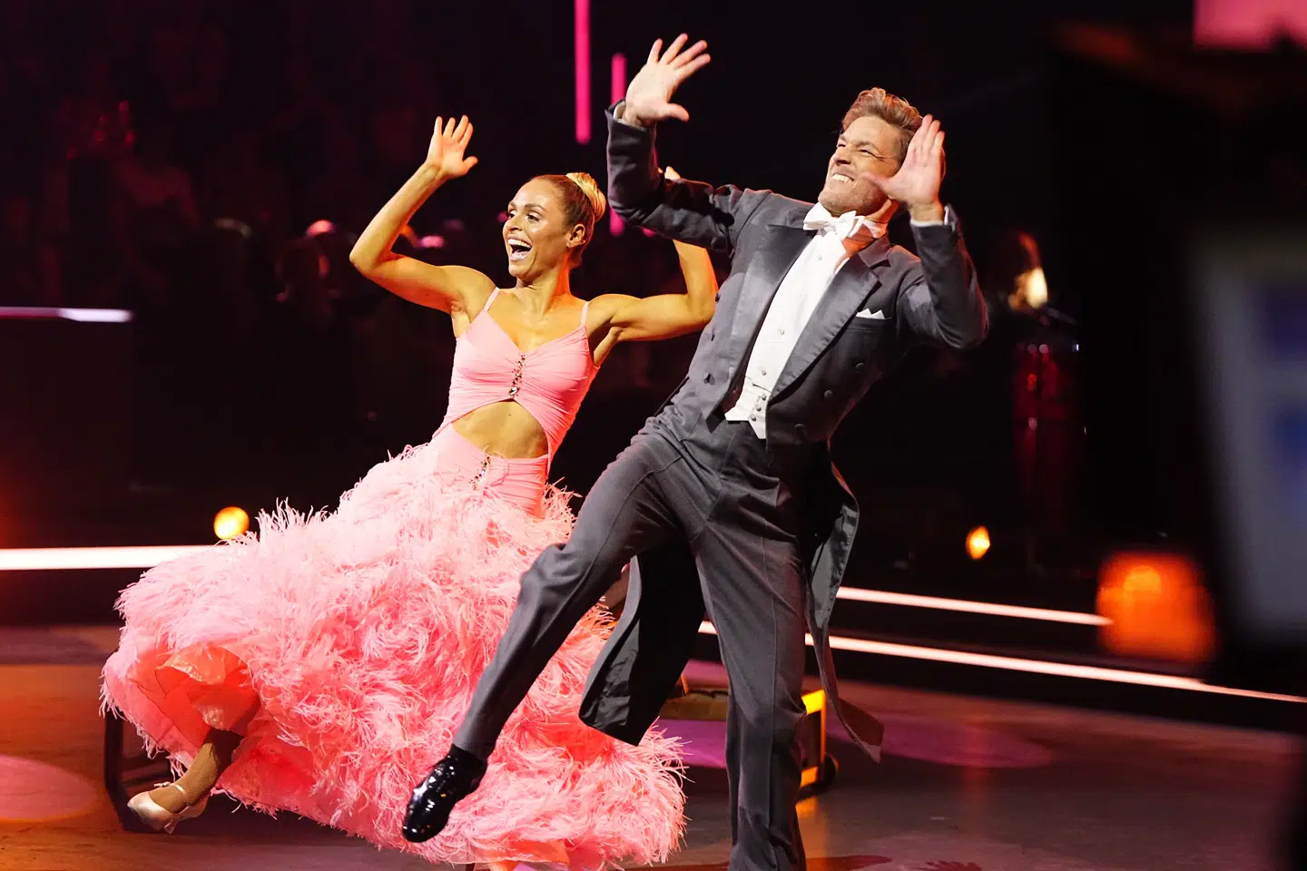 Det er Michael Olesens anden sejr i "Vild med dans", efter han og youtuberen Jasmin Lind endte øverst på podiet i årets finale. Michael Olesen vandt også dansedysten i 2017 med Kærlighed ved første hik-stjernen Sofie Lassen-Kahlke.