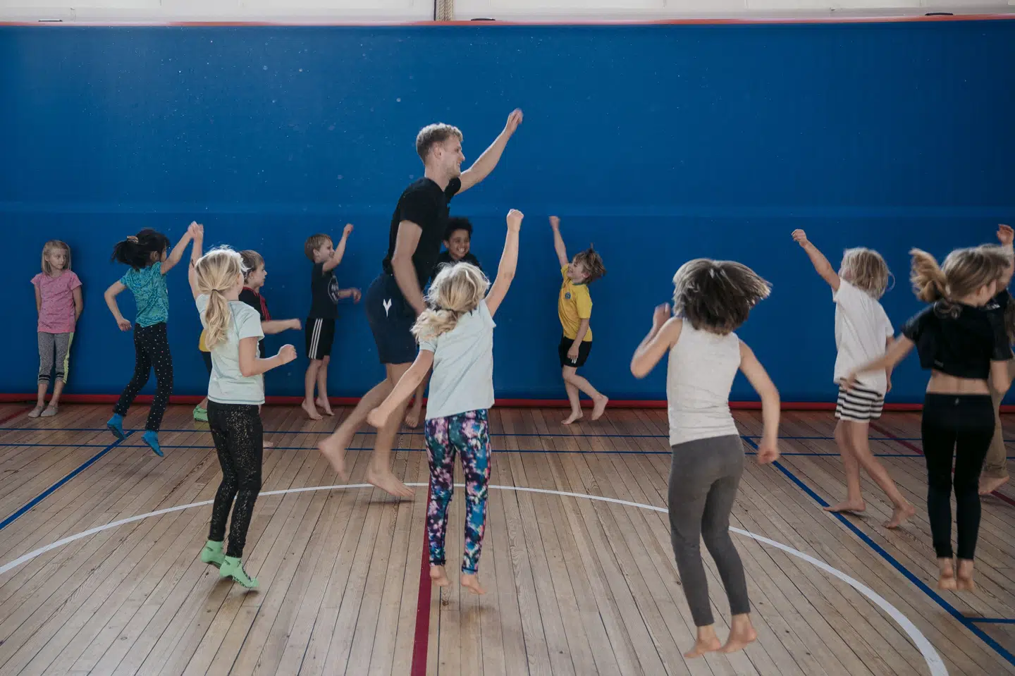 Erfaringer med mange forskellige aktiviteter styrker både selvtilliden og øger kendskabet og glæden ved forskellige bevægelsesformer, hvilket samlet set fremmer den kropslige dannelse. (Arkivfoto)
