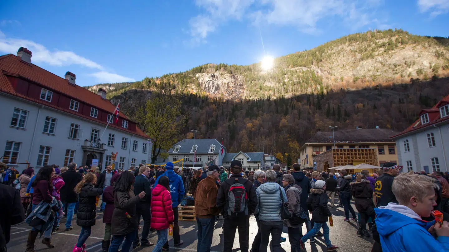 Det er pludselig blevet meget, meget varmt i Norge, årstiden taget i betragtning.