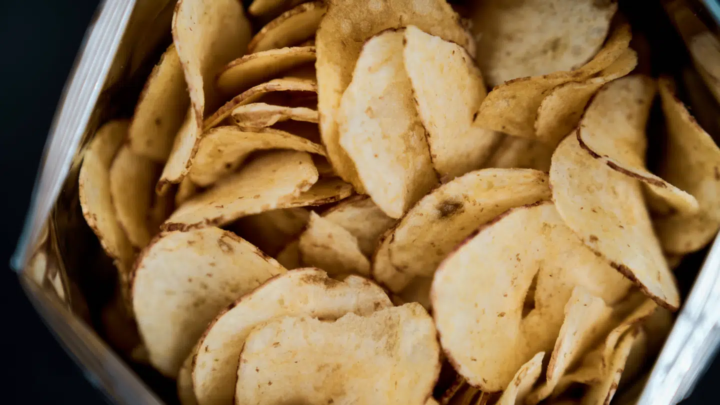 Chips. tirsdag den 16. september 2025. Snacks er et mellemmåltid, som spises mellem de normale måltider.