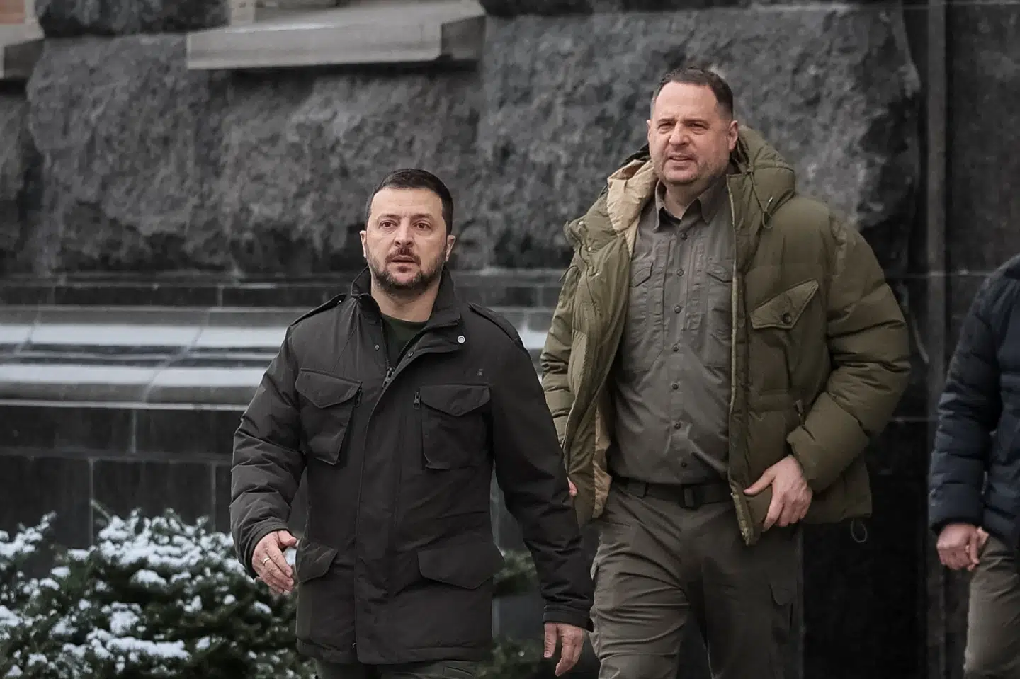 Den tidligere vicestabschef Andrij Jermak går i 2024 bag Zelenskyj, som han var meget tæt på. (Arkivfoto).