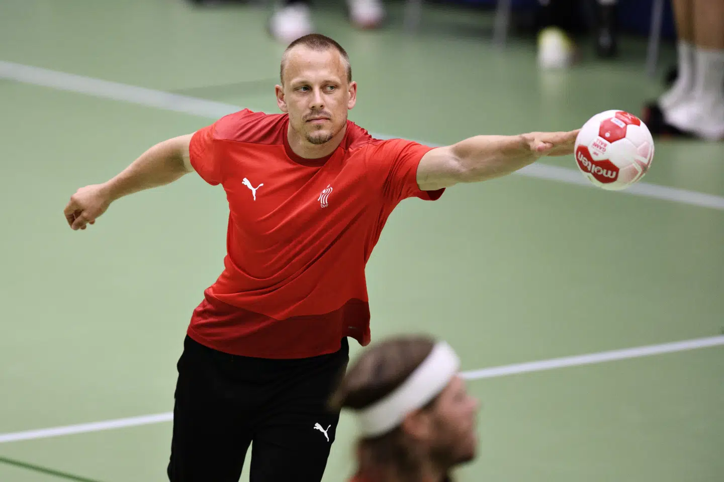 Morten Olsen var blandt andet med for håndboldherrerne til OL i 2021. Nu rykker Olsen teltpælene op og skal arbejde i amerikansk håndbold. (Arkivfoto).