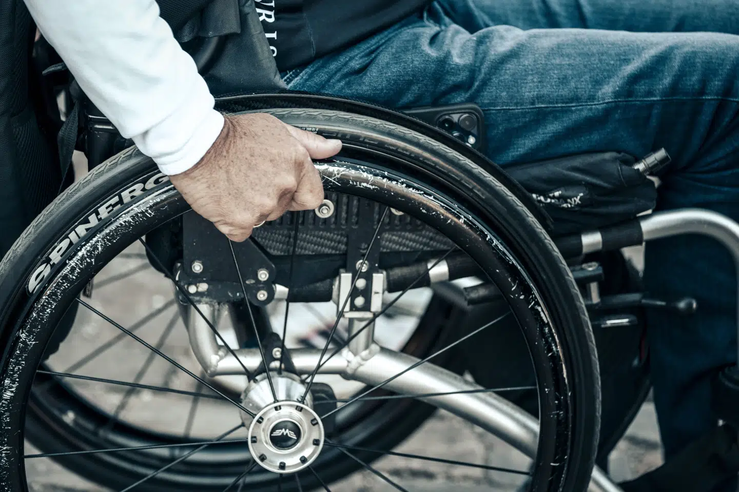 Mødet mellem personer med og uden handicap er ikke altid vellykket. En spørgeundersøgelse blandt 1000 mennesker med handicap viser, at op mod hver tredje trækker sig fra sociale sammenhænge. (Arkivfoto).