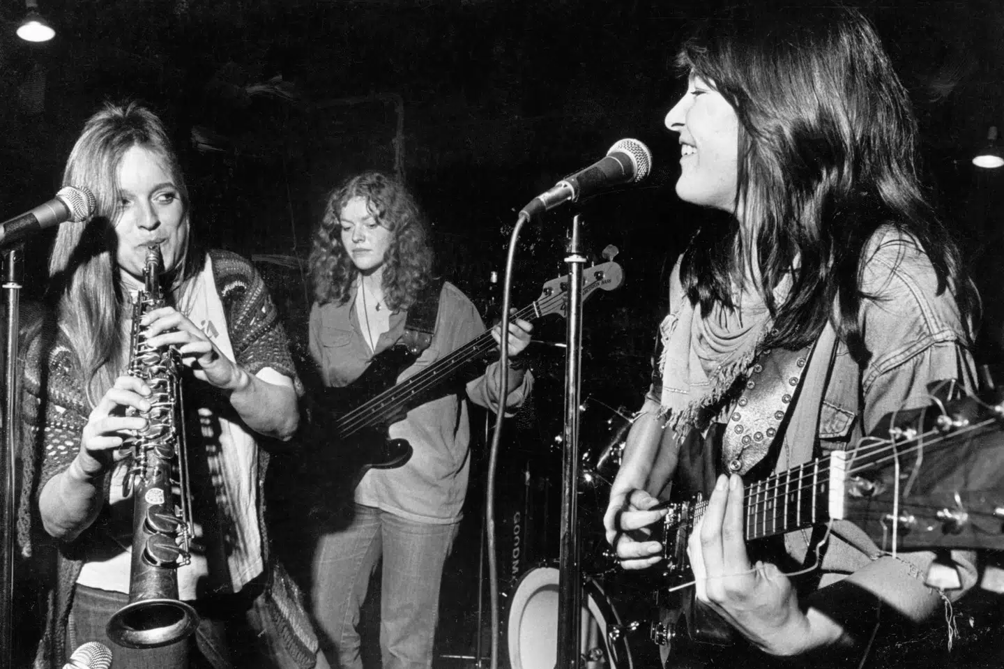 I det nye år lukker Vestergade 58, der i 59 år har været scene for nyere kunstnere. Shit og Chanel med Anne Linnet (til venstre) spillede for første gang "Smuk og dejlig" på stedet. (Arkivfoto).