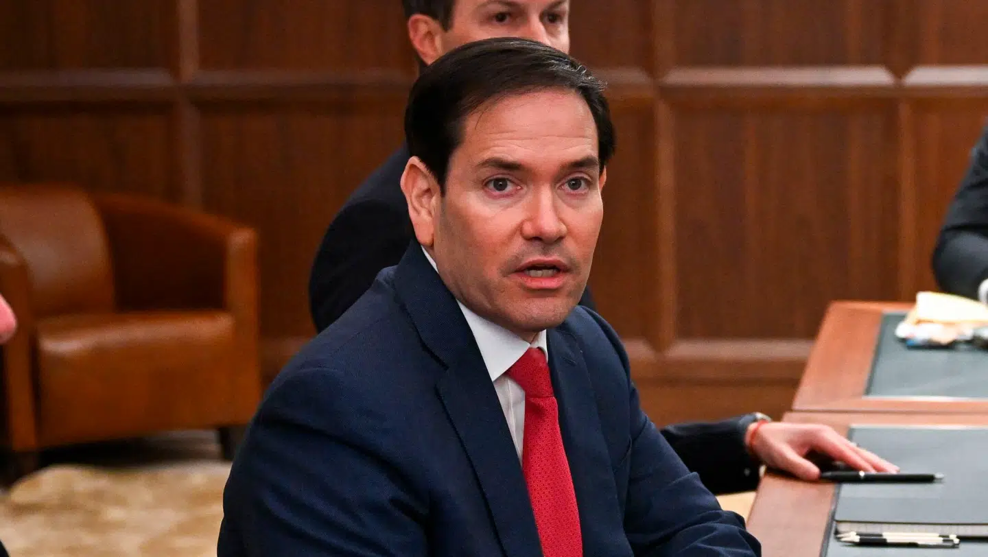 Den amerikanske udenrigsminister, Marco Rubio, deltager i fredsforhandlingerne mellem Ukraine og Rusland.