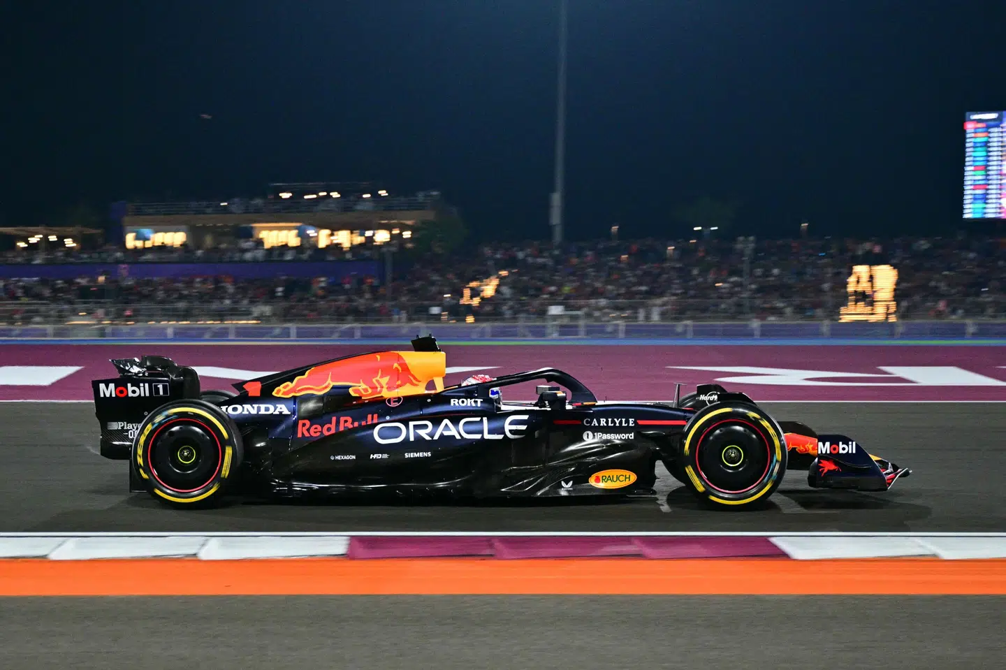 Red Bulls Max Verstappen leverede af højeste kaliber i Qatar og skaber i den grad spænding om verdensmesterskabet.