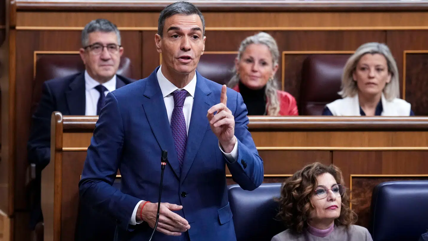 Spaniens premierminister Pedro Sánchez er presset af voksende korruptionsanklager.